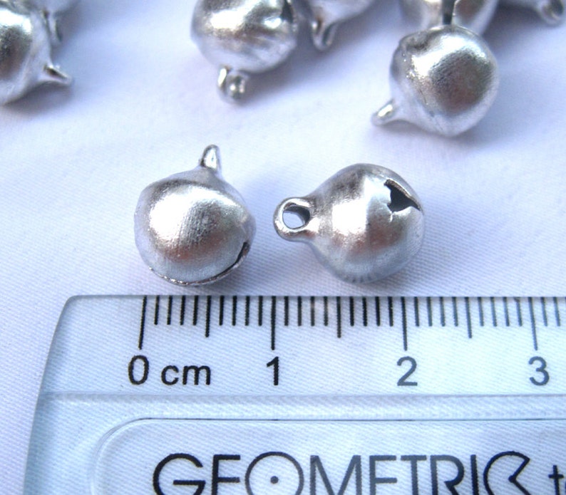 50pcs Shiny Silver Jingle Bells 10mm Aluminum End Charm Christmas Decoration b046