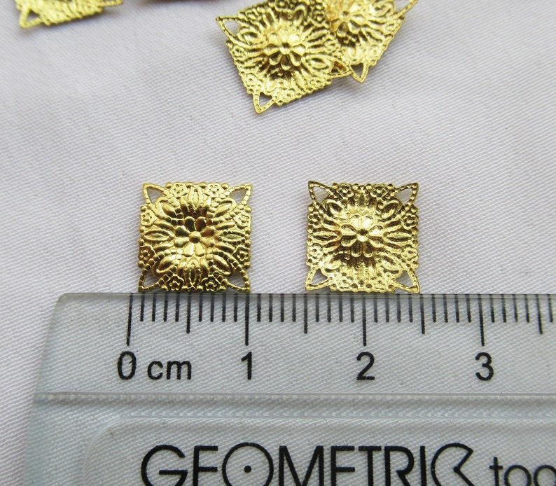 30pcs Square Brass Filigree Textured Flower 10mm Brass Charm bf361