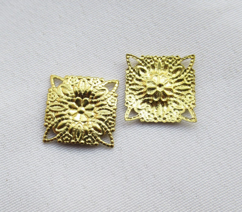 30pcs Square Brass Filigree Textured Flower 10mm Brass Charm bf361