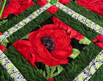 Quilted Table Runner "Poppy Garden" in Black, White, Green and Dark Red