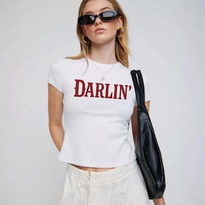 Camiseta de bebé DARLIN', camiseta de verano para bebé con concierto country, camiseta con gráfico de concierto country, camiseta de música country, camiseta vaquera, top corto