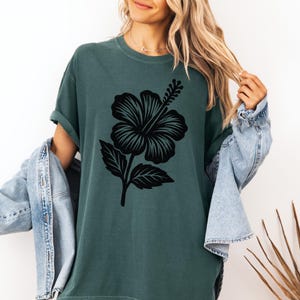 Linocut Flower Comfort Colors® Vintage Style Tshirt, Retro Block Print Peonies Shirt,Ranunculas Woodcut Stamp Tee,Cottagecore Boho Botanical