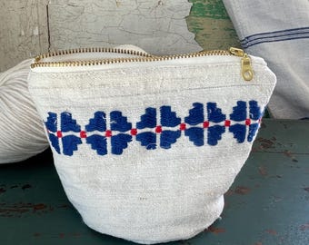Embroidered pouch Project Zipper bag knitting zip pouch antique mangle cloth