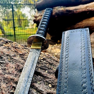 hand made Katana Sword Japanese Samurai sword, Black Leather Sheath