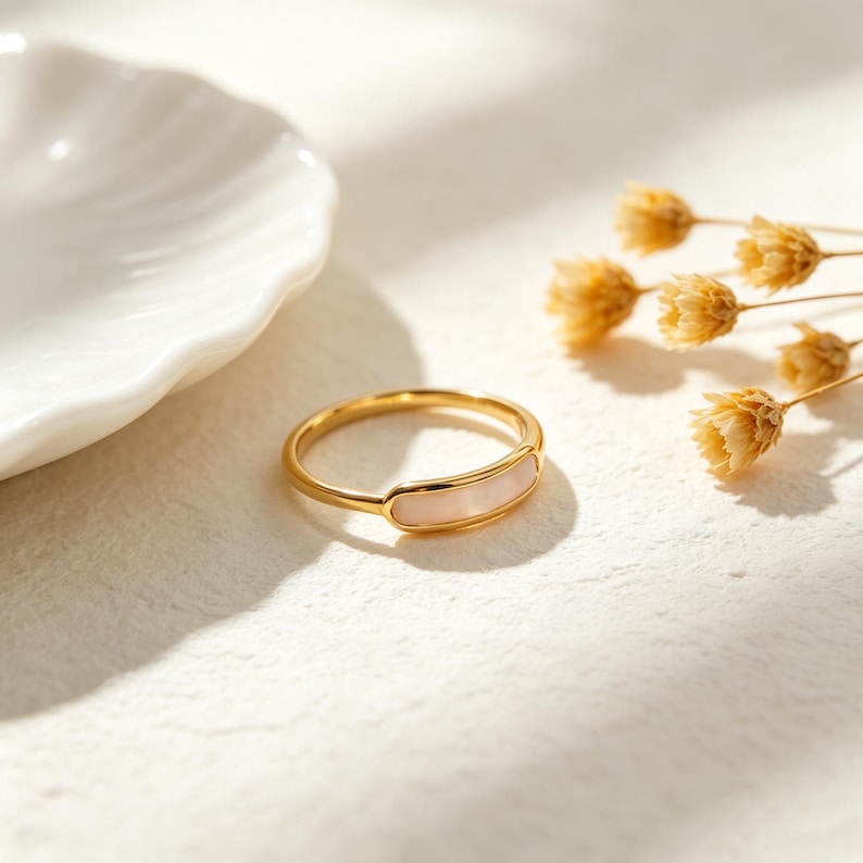 Pärlemorring, 18k guldpläterad, rostfritt stål, vattentät ring, läcker, minimalistisk, pärlring, gåvosmycken bild 1