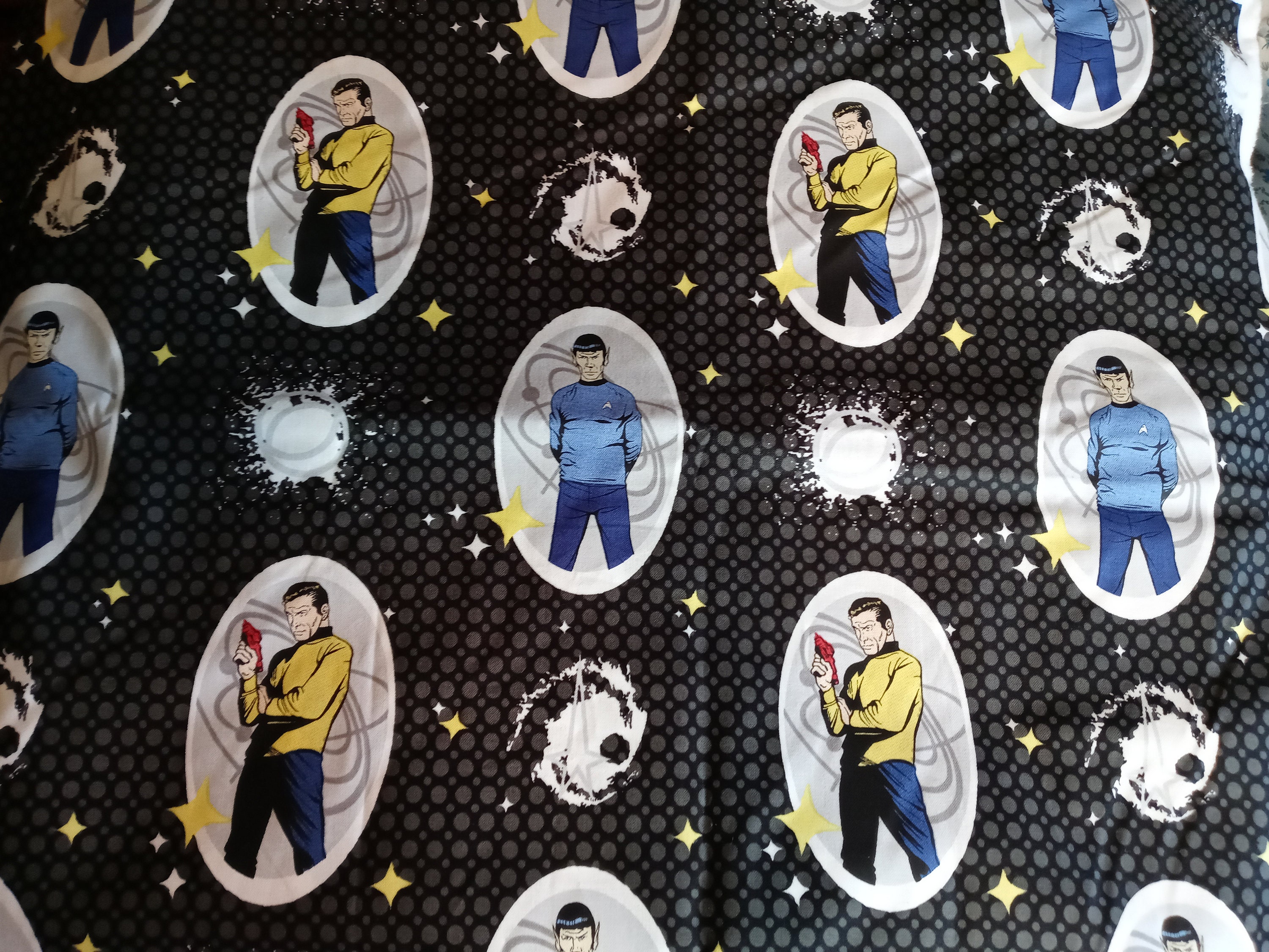 Star Trek Classic Comic Book pattern with wormhole and black polka dots washable face mask with 5 filters PM 2.5 filters, Adults, Kids - Thumbnail 4