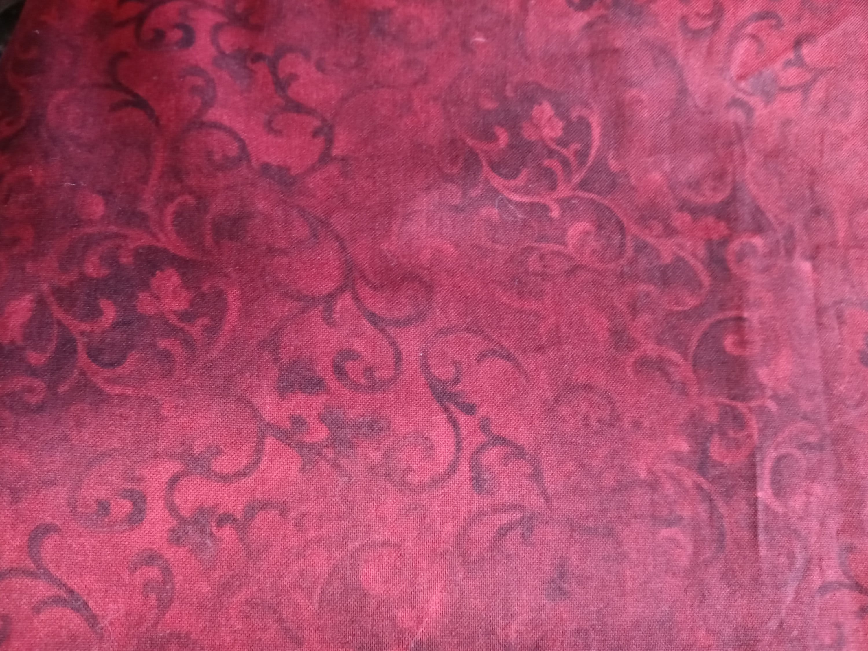 Red Scroll Face Mask with Side Opening for Filters. 5 PM 2.5 Filters Included. Washable, Adults, Kids - Thumbnail 7