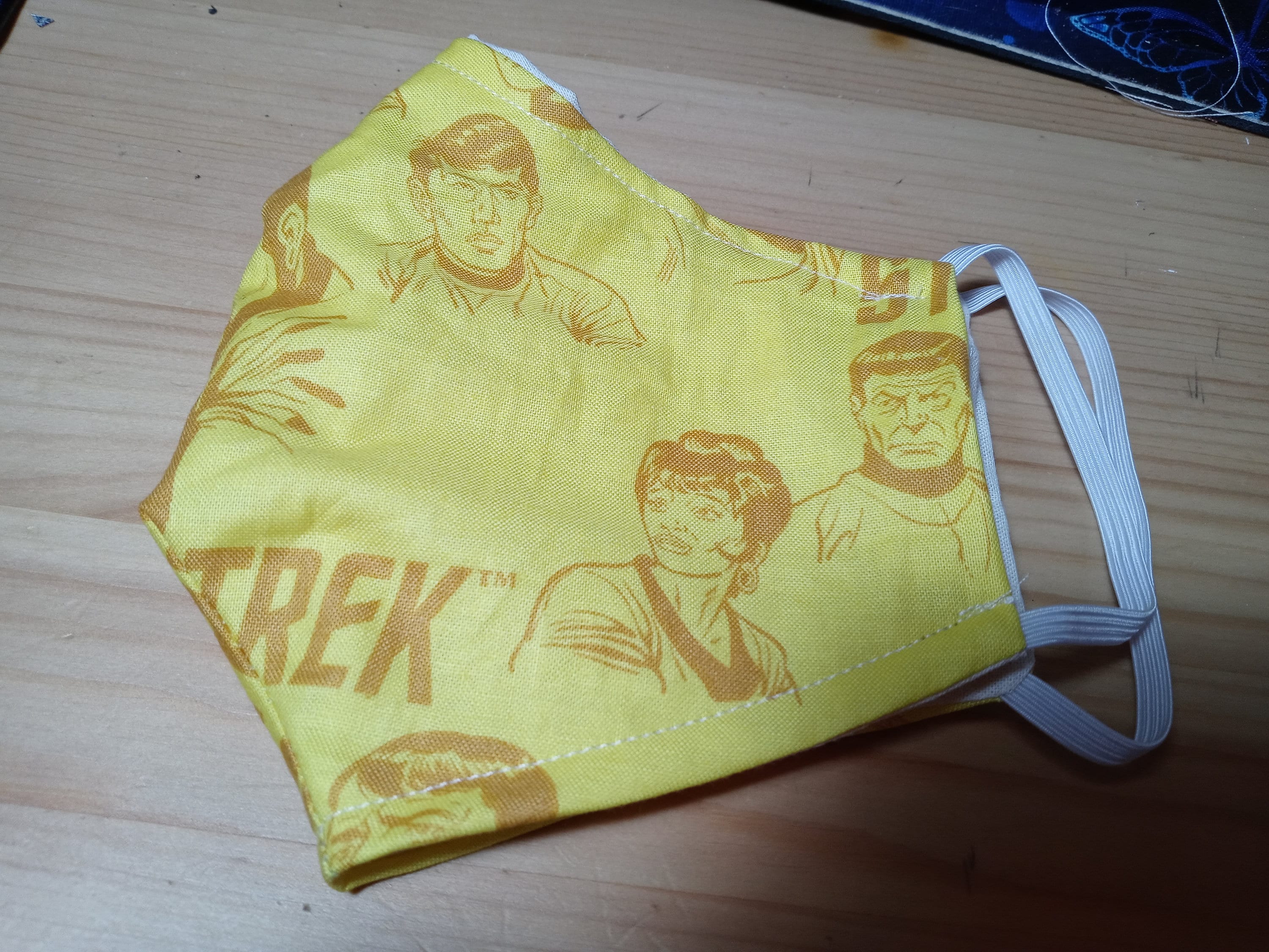 Star Trek Classic Character heads with yellow and brown colors washable face mask with 5 PM 2.5 filters, Adults, Kids - Thumbnail 3