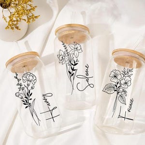 Custom Glass Tumbler with Bamboo Lid – Personalized Floral Cup with Name – Aesthetic Iced Coffee Cup Gift