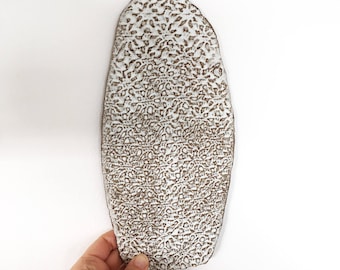 Platte lace middel, Board platte brown, Handmade plate, Unique centerpiece, Scandinavian platte, Gift for her, Farmhouse style gift, White