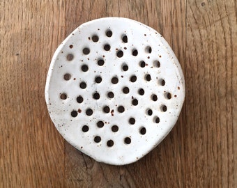 Handmade soap dish, White clay soap bowl, Stoneware soap dish, Gift for her, Soap dish with holes, Farmhouse Soap bowl, Bathroom accessories