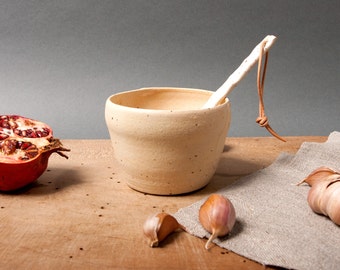 bowl with clay spoon speckled ice cream unique poterie ceramica polli pots handmade studio pottery scandinavian