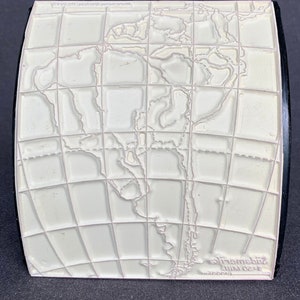 Plancha de estampillas con mapa antiguo de Sudamérica. Diario de viaje de Argentina, Brasil, Chile y Patagonia para scrapbooking. Material retro para escuela de geografía.