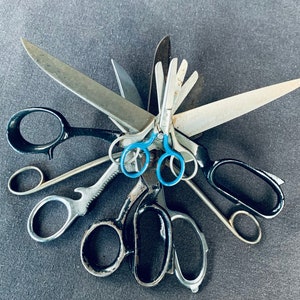 ciseaux vintage collection instantanée de 6 paires. Série de fournitures d'artisanat de bureau rétro. Outils de coupe de collection pour le réglage et l'affichage d'accessoires