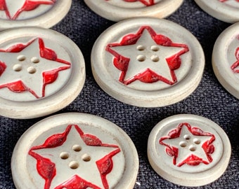 Vintage red stars plastic buttons set of 16, large and small. Rescued retro supply. Seamstress collectibles gift idea.