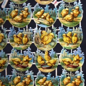 Joyeux printemps. Poussins antiques en papier découpé. trouvailles vintage pour collage, art postal, journalisation et techniques mixtes pour projets d'artisanat de Pâques