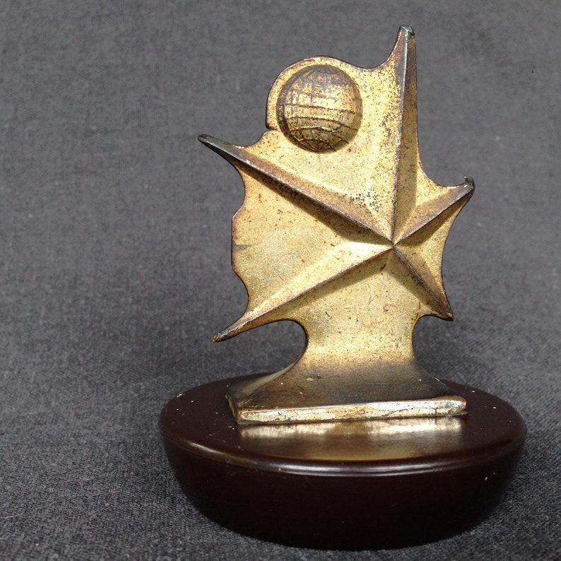 Brussels 1958 World Exposition Universelle commemorative souvenir trophy medal award Retro fifties Fair memorabilia Star and golden Globe.