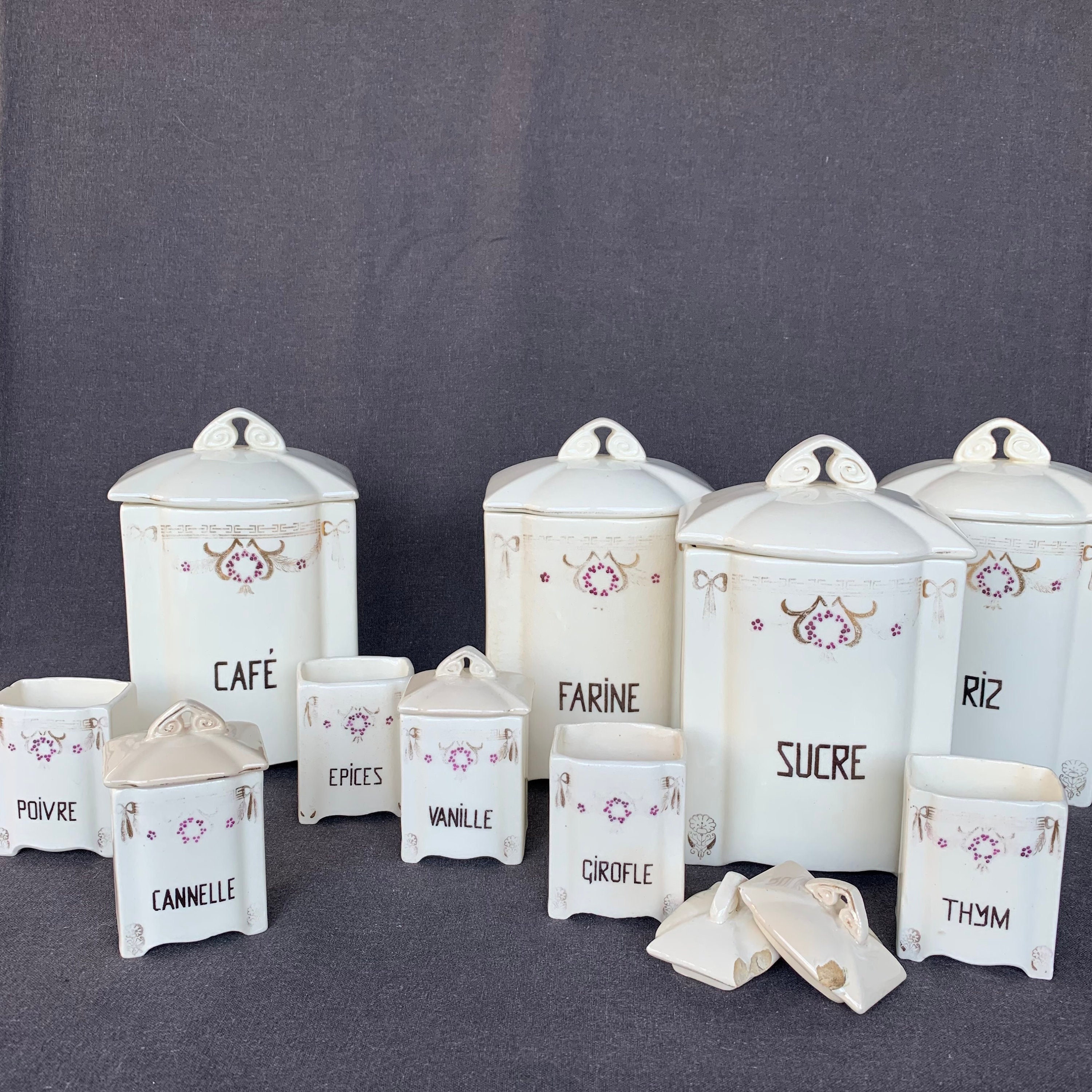 Lot de pots à épices collection R en verre + étiquettes personnalisées -  couvercle métal DORE — THINGS and STICKERS