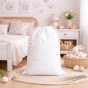 Può includere: Un set di tre tazze in ceramica con finitura opaca e macchiettata. Le tazze sono nei toni del crema, grigio chiaro e grigio scuro. Ogni tazza ha un design semplice e minimalista e un manico arrotondato.