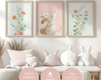 Conjunto de 3 quadros florais com coelhinho rosa em estilo boho para decoração de quarto de bebê. Ideal para decoração de quarto de menina.