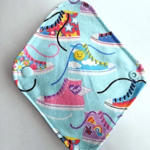 Reusable Cloth Panty Liners, 8.5&quot; Flannel Snap Pads, Washable Eco-Friendly Pads, Zero Waste, Breathable, Daily Comfort, Soft Flannel Liners