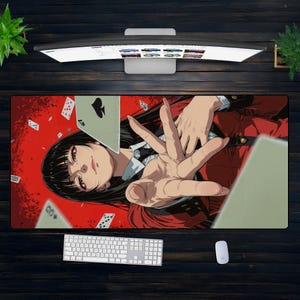 Tappetino da scrivania XXL Anime Girl - Tappetino per mouse da gioco con carte rosse, Grande tappetino per mouse da gioco Otaku, Decorazione da scrivania con estetica da poker, Decorazione da scrivania con giocatore d'azzardo anime