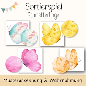 Puede incluir: Un juego de clasificación con cuatro tarjetas cuadradas que muestran ilustraciones de mariposas en acuarela en azul, amarillo, rosa y naranja. El texto Sortierspiel Schmetterlinge y Mustererkennung & Wahrnehmung aparece con un gráfico de banderines.