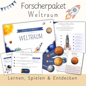 Könnte beinhalten: Ein Weltraum-Lernpaket mit bedruckten Karten und Heften, die Planeten, eine Rakete und einen Astronauten zeigen. Der Text umfasst "Forscherpaket Weltraum", "Forscherheft", "Planetenfächer" und "Raketen & Raumfahrt" sowie "Lernen, Spielen & Entdecken" am unteren Rand.
