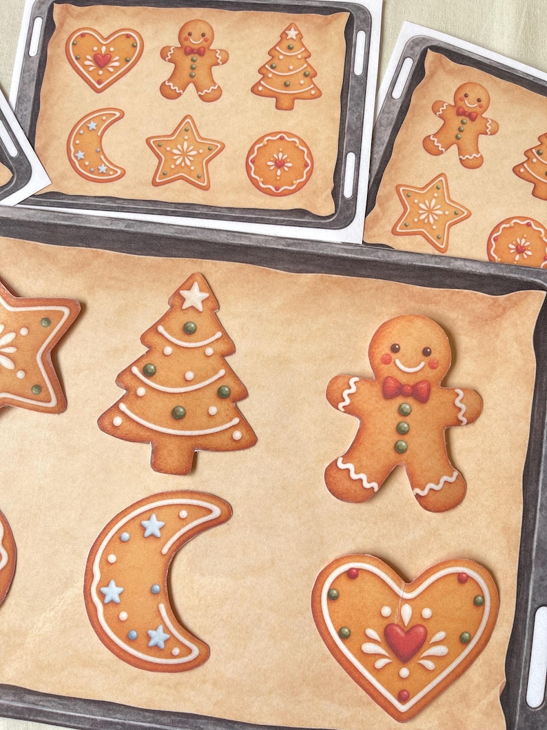 Pu&ograve; includere: Una collezione di ritagli di carta stampata a forma di biscotti di pan di zenzero, tra cui un omino, un albero di Natale, una mezzaluna, un cuore e una stella, disposti su un'immagine stampata di una teglia da forno con carta da forno.