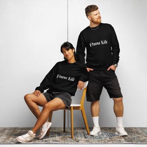 Nurse Life! Unisex-Sweatshirt mit Rundhalsausschnitt