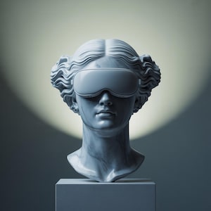 Può includere: Busto in marmo bianco di una donna con un moderno visore VR. Il visore è bianco abbinato. Il busto è su un piedistallo bianco, illuminato da un riflettore.