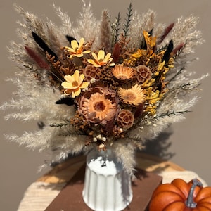 Elegant Dried Flower Wedding Set – Handcrafted Bridal & Bridesmaid Bouquets + Boutonniere