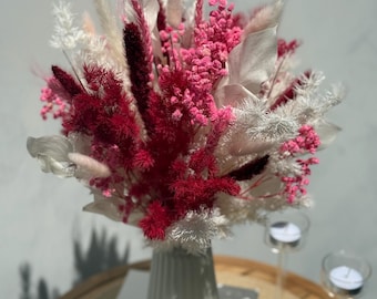 Elegant 16” Round Dried Flower Arrangement for Lasting Birthday Memories