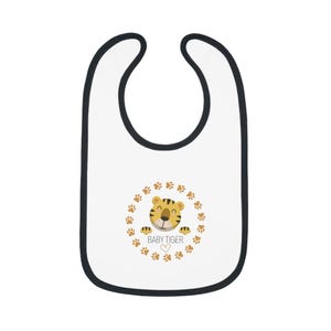 ベビータイガーコントラストトリムビブ、かわいいベビーギフト、乳児用授乳ビブ、幼児用ビブ、動物テーマギフト、保育園の装飾