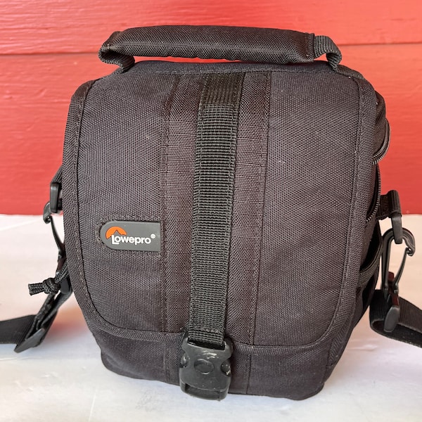 Padded Lowepro Adventura -120-Camera Bag Black  w/Strap - Film or Digital