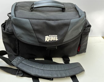 Padded Canon  Deluxe Medium-Large Camera Bag Black -Gray  Accent-Side Pockets -- Film or Digital