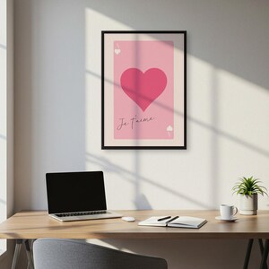 Póster de pared con corazón rosa "Je T’aime": cita romántica francesa con estilo de naipe para dormitorio, sala de estar o regalo de San Valentín.