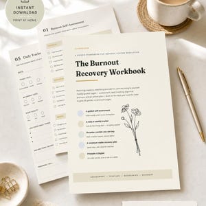 Può includere: Un quaderno di esercizi stampabile intitolato The Burnout Recovery Workbook, che presenta un quadro guidato per la regolazione del sistema nervoso. Il documento include sezioni per l'autovalutazione, il monitoraggio quotidiano e script di confini.