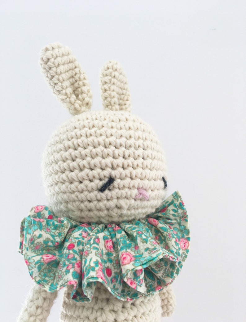 Amigurumi bunny, bunny Soft toy, bunny stuffed toy, crochet stuffed toy, crochet softie, white bunny doll, baby room, kid room, home decor imagem 3