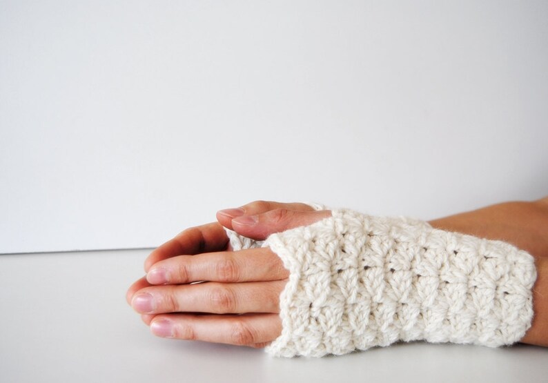 White fingerless gloves, crocheted, handmade, ready to ship image 3