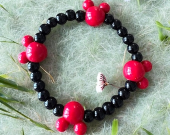 Red and black Mickey Mouse beaded stretch bracelet