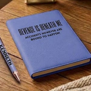 Zestaw długopisów z wymiennym notatnikiem dla osób z zaburzeniami neurologicznymi i ADHD. Spersonalizowany dziennik z wymiennymi wkładami. Artykuły papiernicze.