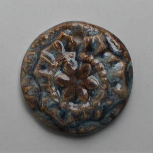 Handcrafted Ceramic Pendant PEN100814