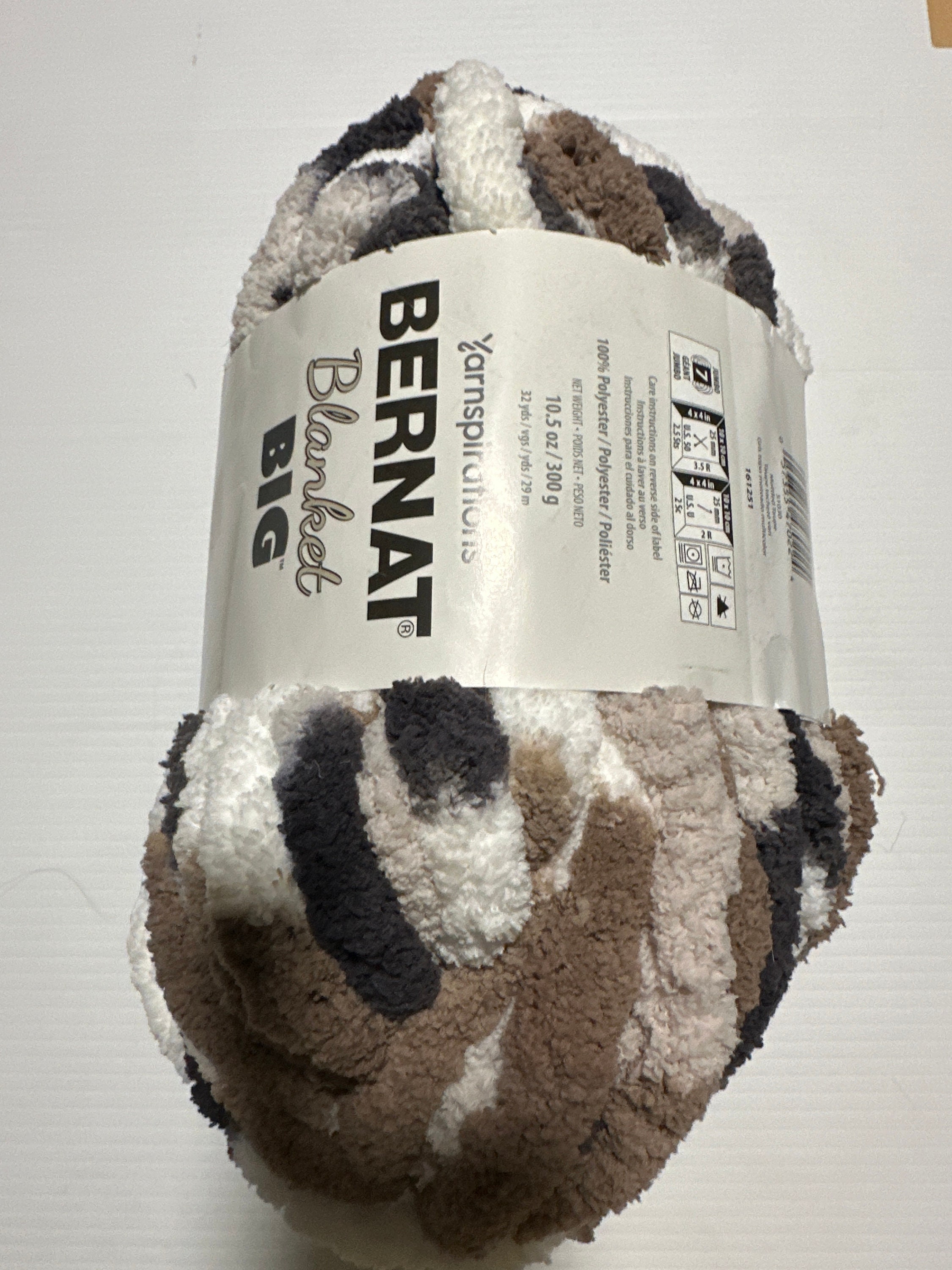 Bernat Blanket Yarn Sonoma Browns Tans 100% Polyester Super Bulky