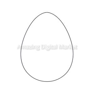 Pode incluir: Uma caneca de cerâmica branca com uma alça preta e o texto "But First, Coffee" em preto, em negrito. A caneca está sobre uma superfície branca. A caneca tem aproximadamente 10 cm de altura.