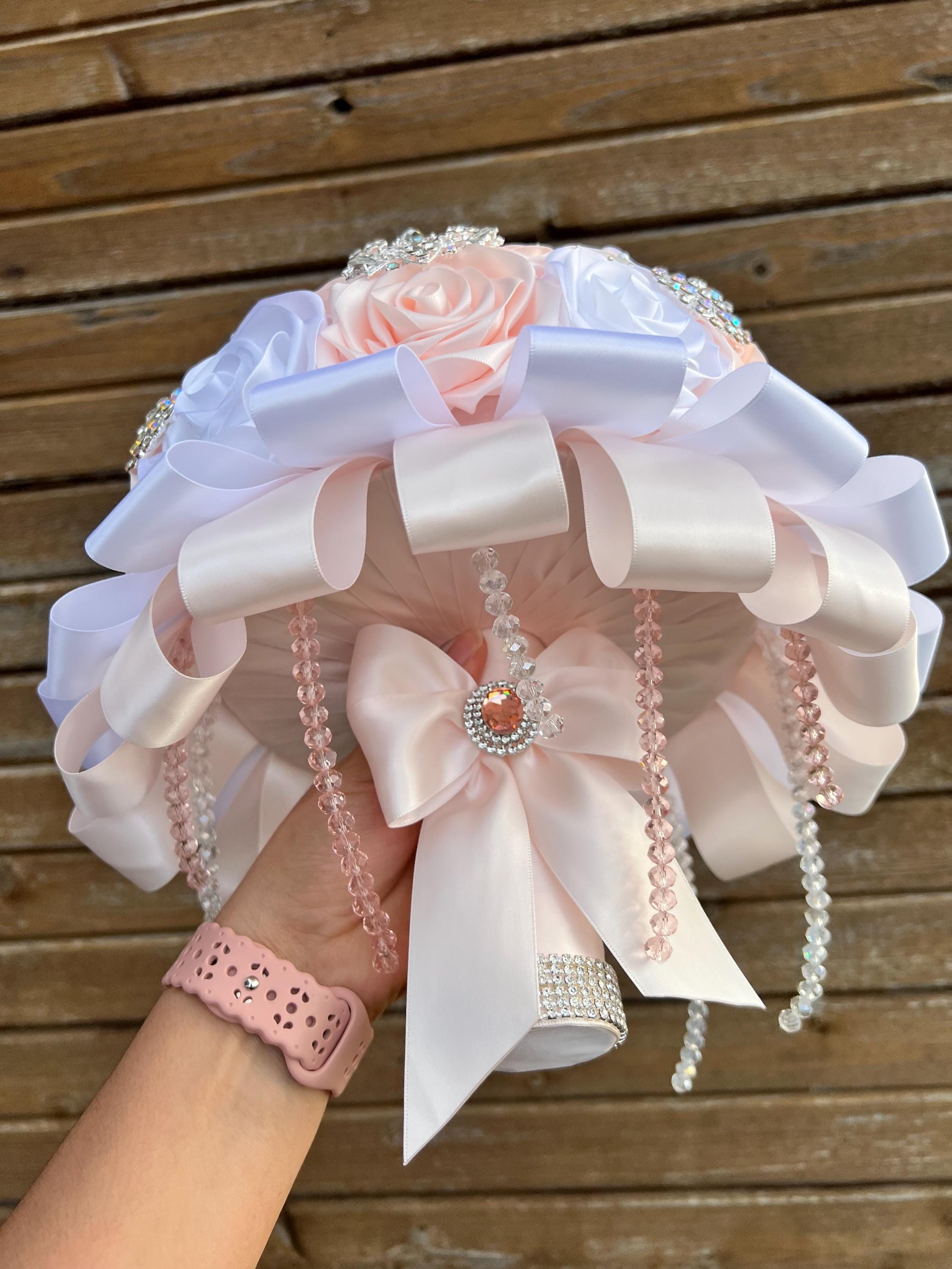 Quinceanera brooch bouquet.Blush pink and white quinceañera bouquet. Pearls and rhinestones bouquet
