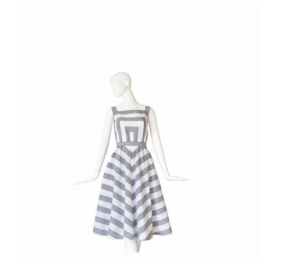 1970s Dress • 70s Day Dress • Chevron Stripes • Sm
