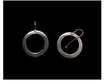 Flat Ring Hoop Pierced Wire Earrings Vintage Silver Tone Polished Open Round Dangles