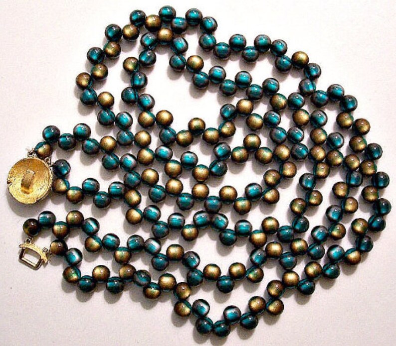 Green Marbled Bead Necklace Satin Gold Tone Vintage Lampwork Double Strand Decorative Round Hook Clasp Closure