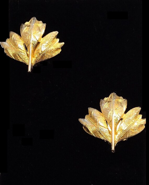 Brushed Small Leaf Clip On Earrings Vintage Gold … - image 10